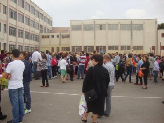 Doi elevi de la Nicolae Tonitza, medaliaţi cu aur la Concursul Internaţional de gimnastică aerobică